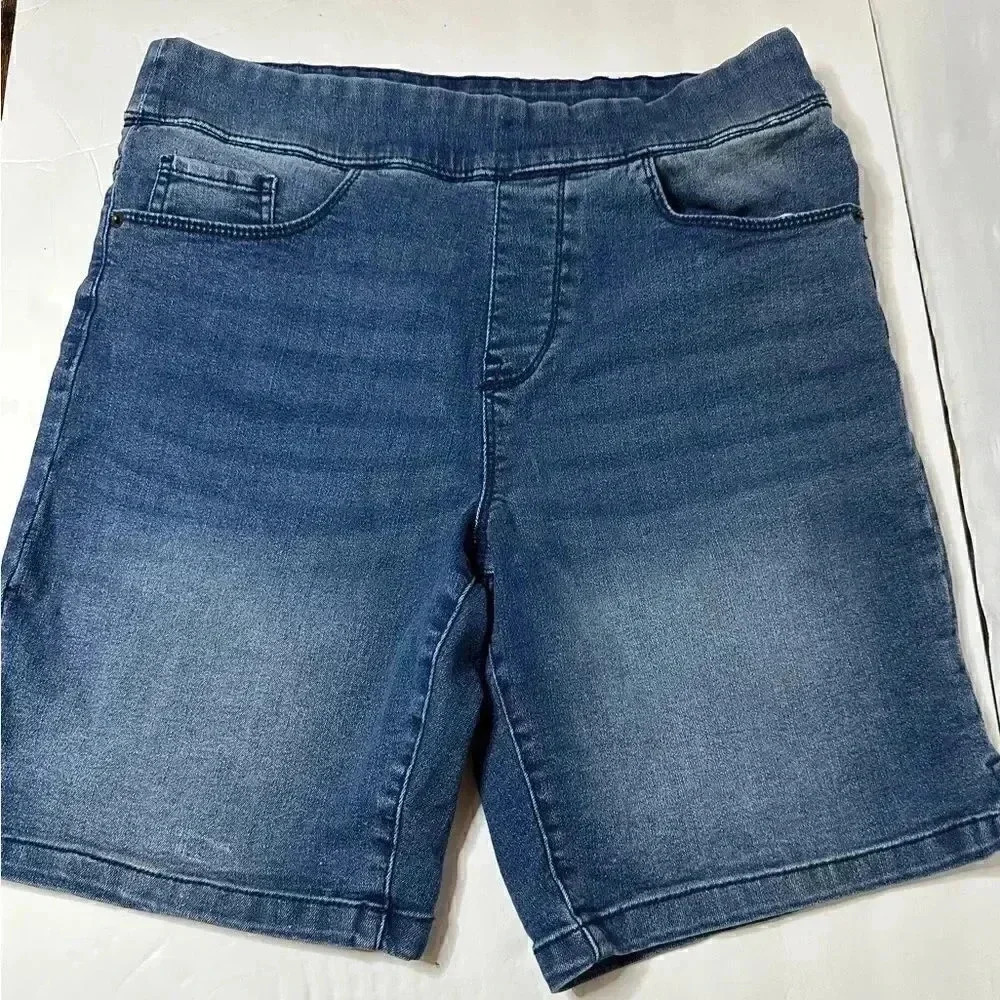 DKNY Jeans Women's Comfort Stretch Pull-On Bermuda Short - Picture 2 of 8